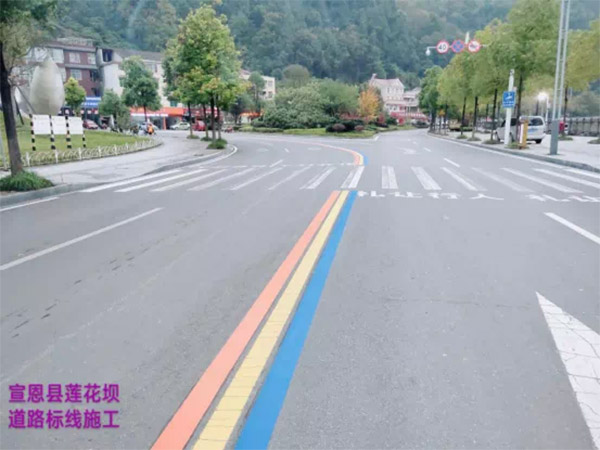 道路標(biāo)線(xiàn)